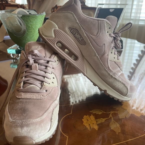 Nike Air Max 90 LX women’s  velvet sneakers running shoes Sz 39.0 USA Sz 8.0 - Picture 14 of 16